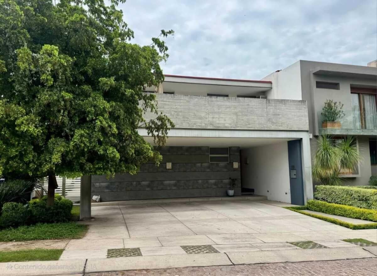 Casa 2 recámaras apta Infonavit en Villas del Sur